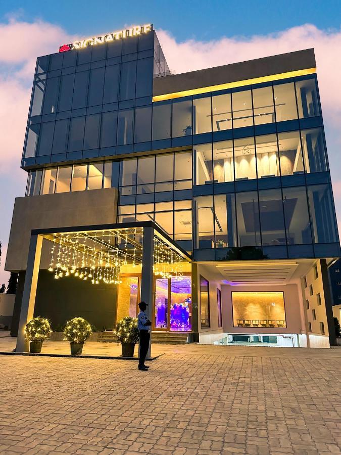 Signature Hotels 维沙卡帕特南 外观 照片